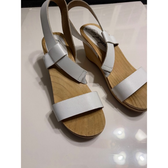 Free People Shoes - Free People White Leather Wood Wedge Sandals Slingback Strappy Shoes‎ Womens